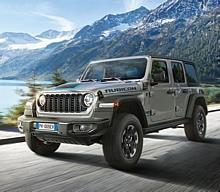 Die Preise für den Jeep Wrangler 2024 beginnen bei 77’900 Franken. Im Vergleich zum Vorjahr werden die Preise der Benzinversionen um 10'000 Franken gesenkt.